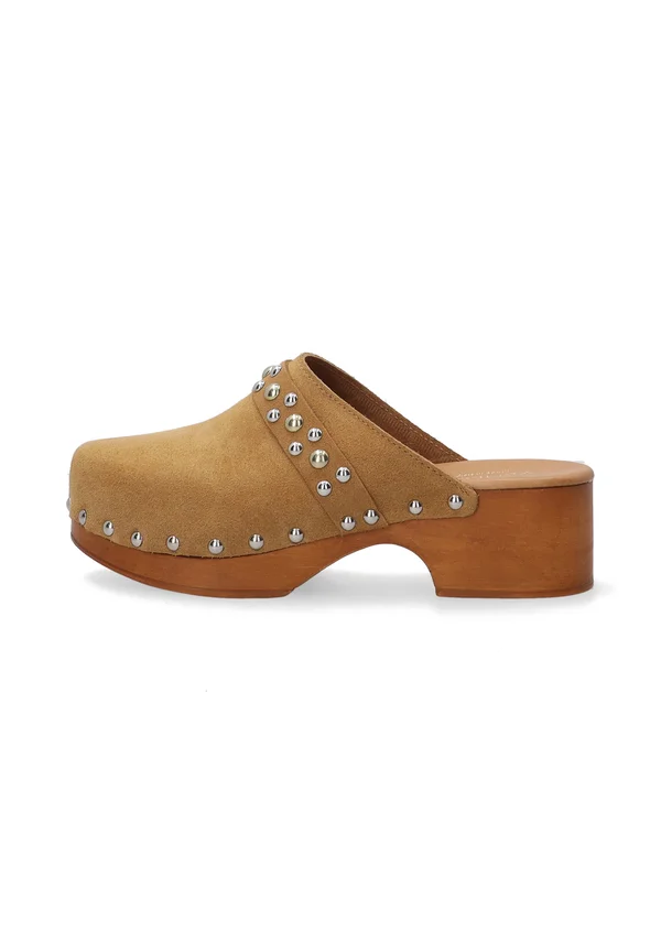 Clogs - brown