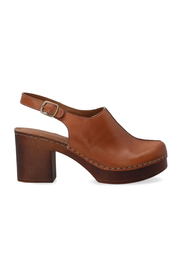 Clogs - brown