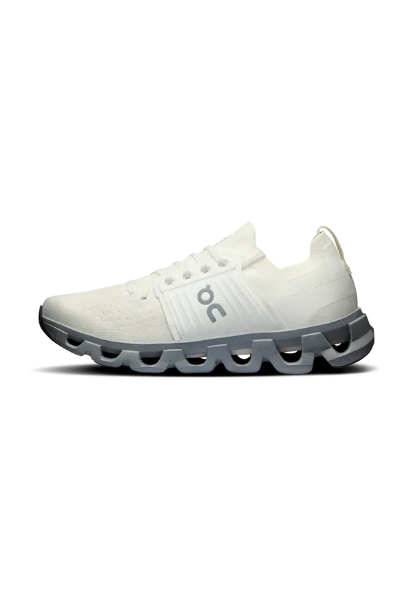 CLOUDSWIFT 4 - Laufschuh Straße - ivory   alloy