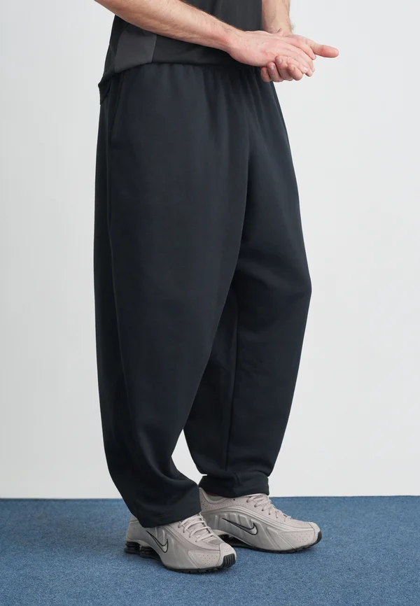 CLUB PANT - Jogginghose - black/white