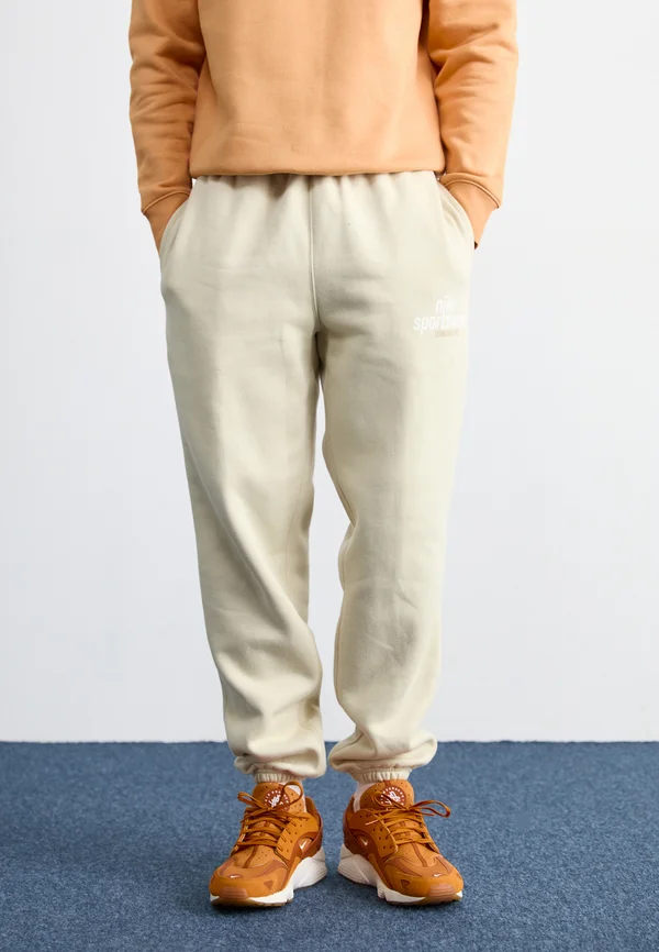 CLUB PANT - Jogginghose - khaki