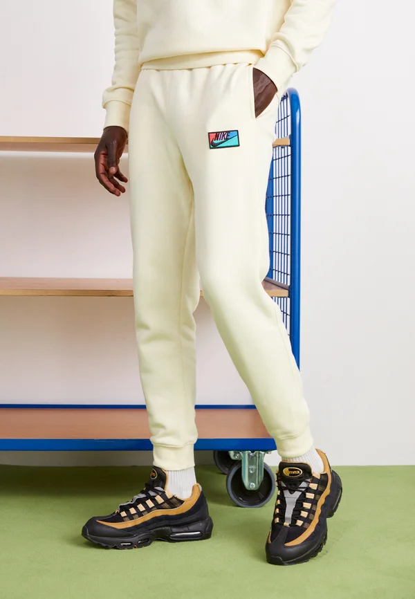 CLUB PANT PATCH - Jogginghose - coconut milk