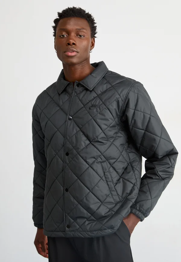 CLUB TF LTWT QLT FILL  - Winterjacke - black