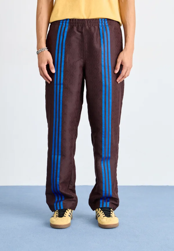 CLUB TRACKPANTS - Jogginghose - shadow brown