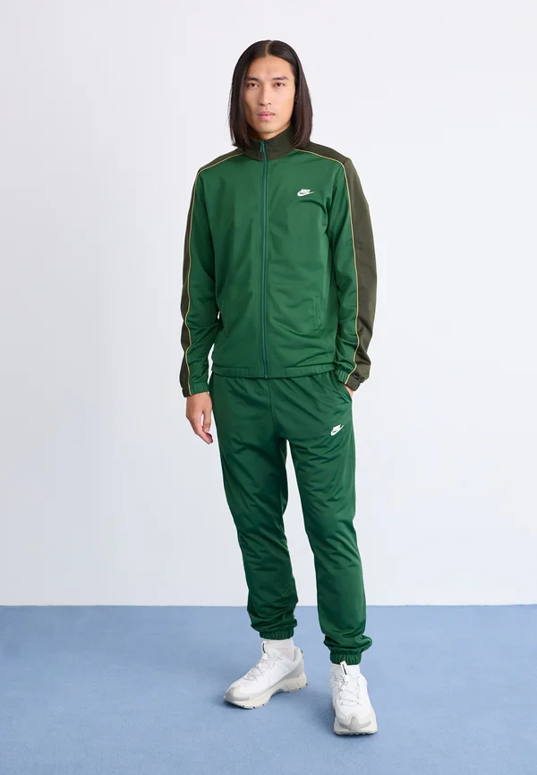 CLUB - Trainingsanzug - fir/sequoia/parachute beige