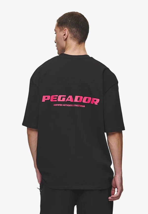 COLNE LOGO OVERSIZED TEE - T-Shirt print - washed black/virtual pink