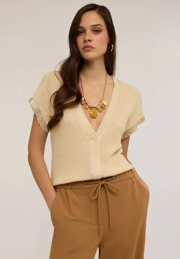 CON CANOTTIGLIE RICAMATE - Strickjacke - beige