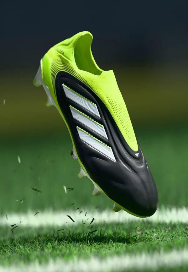 COPA PURE III ELITE LACELESS FIRM GROUND FOOTBALL BOOTS - Fußballschuhe für festen Untergrund - core black/footwear white/lucid lemon