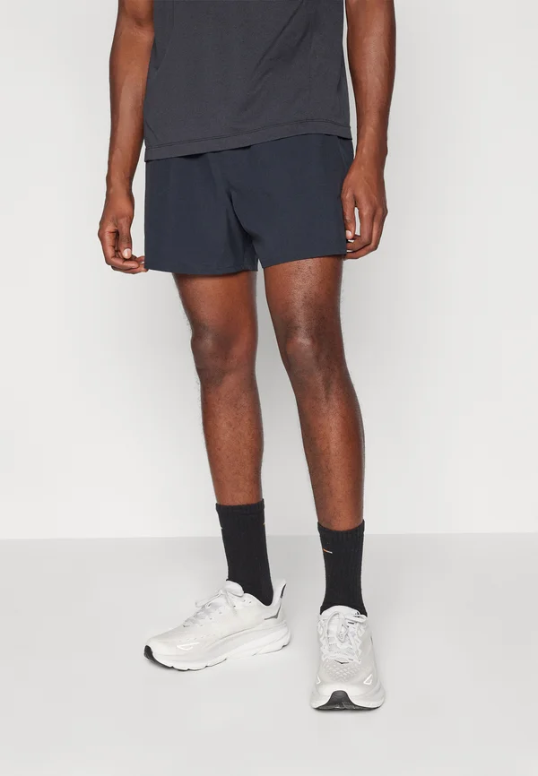 CORE SHORTS - Kurze Sporthose - deep black