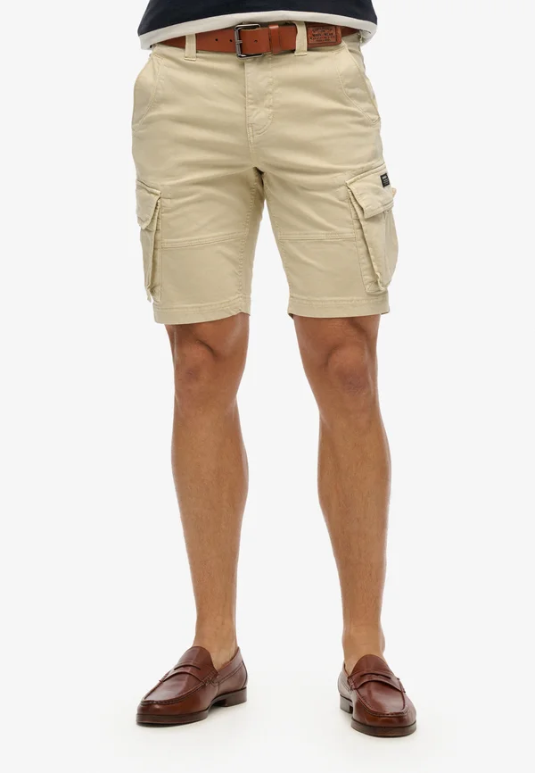 CORE - Shorts - sand