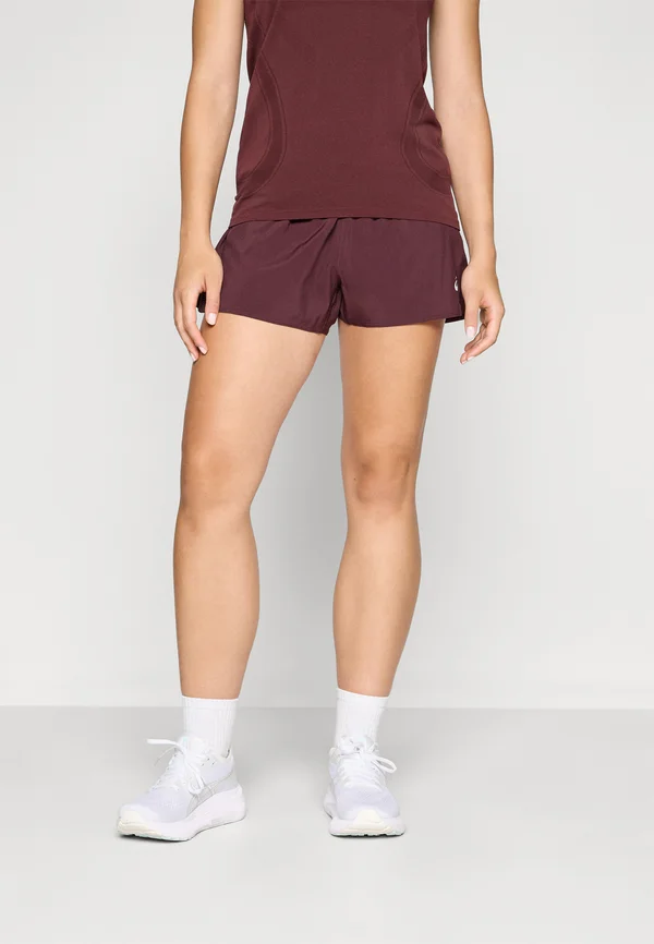 CORE SPLIT SHORT - Kurze Sporthose - dark currant
