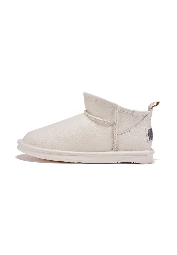 COSY ULTRA SHORT - Snowboot/Winterstiefel - off white