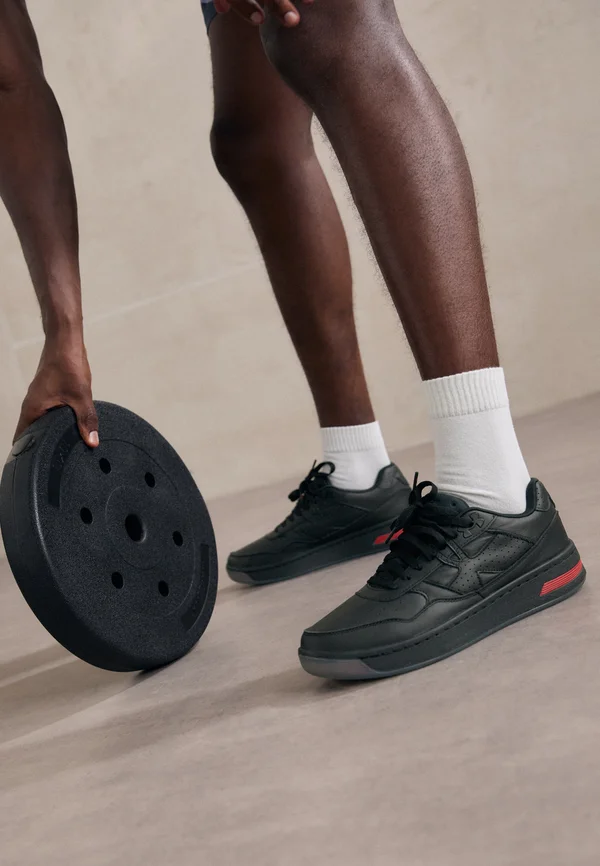COURT 96 - Trainingsschuh - black