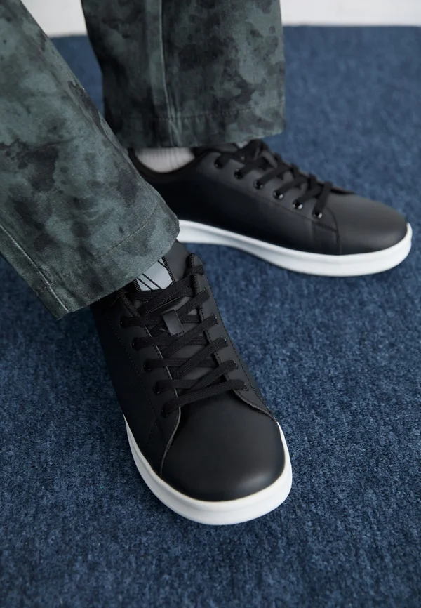 COURT LINE UNISEX - Sneaker low - black/alloy