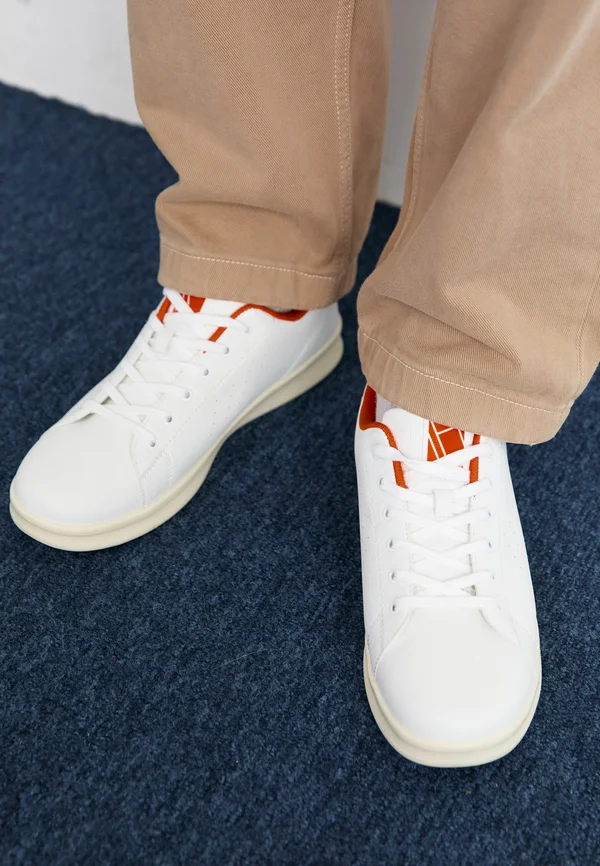 COURT LINE UNISEX - Sneaker low - white/burnt orange