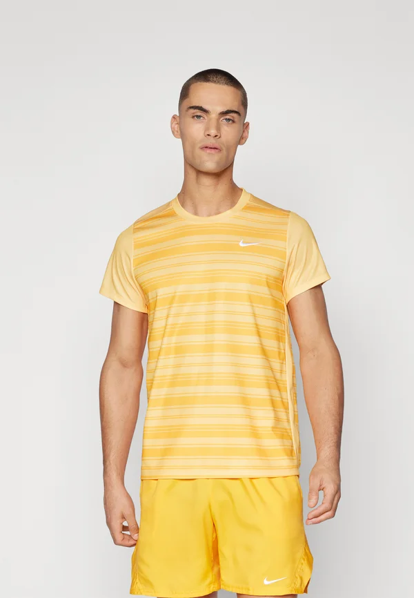 COURT VICTORY  - Sport T-Shirt - topaz gold/sundial/white