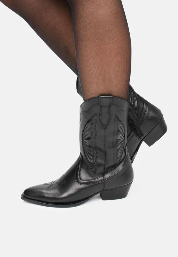 Cowboy-/Bikerstiefelette - black