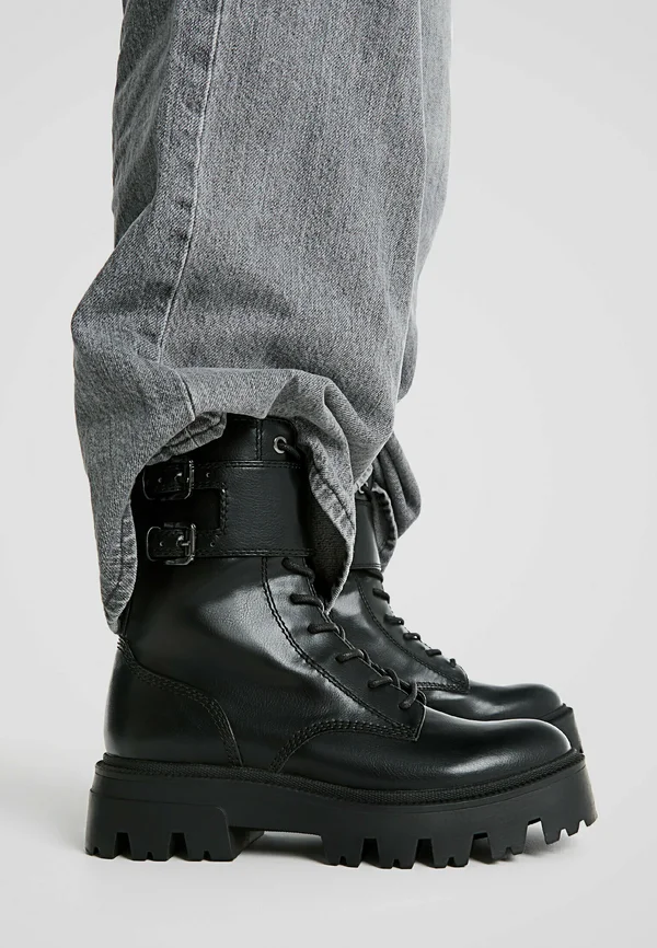Cowboy-/Bikerstiefelette - black