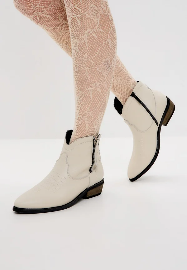 Cowboy-/Bikerstiefelette - off white