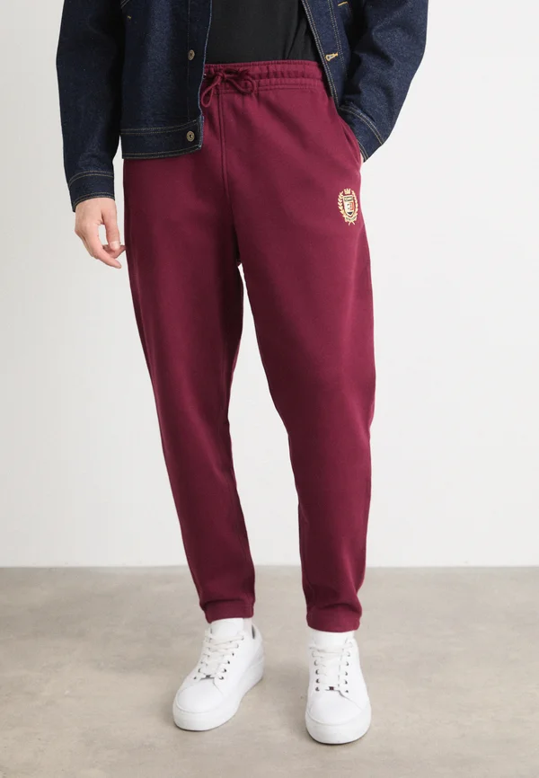 CREST - Jogginghose - deep rouge