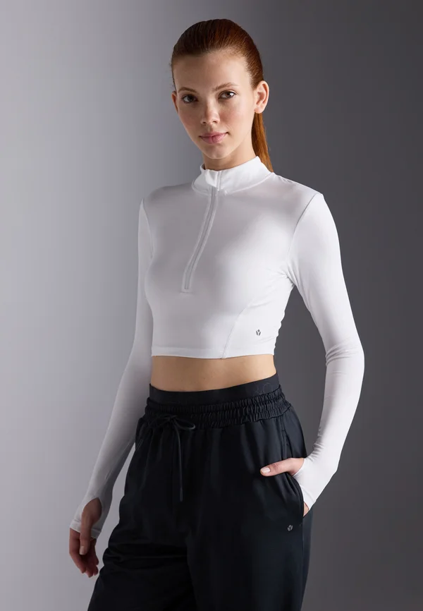 CROPPED HIGH NECK LONG SLEEVE TOP WITH 1/2 ZIP &THUMB HOLES - Langarmshirt - white