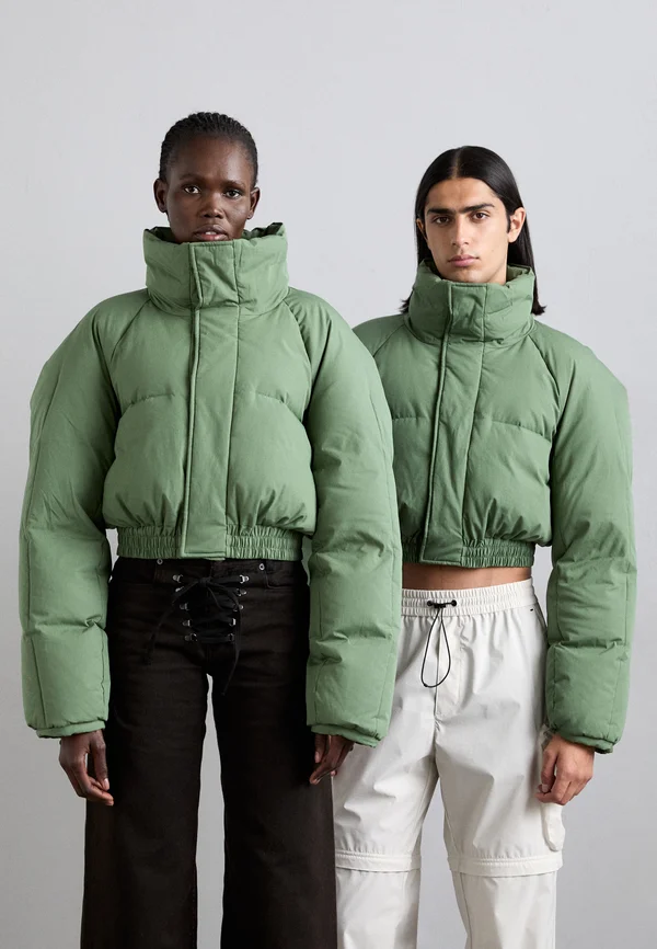 CROPPED PUFFER ORDINARY JACKET UNISEX - Daunenjacke - green
