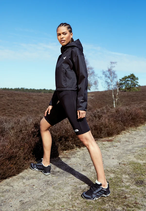 CROPPED QUEST JACKET - Hardshelljacke - black
