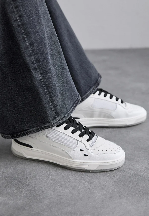 CRUISER CRUMBS  - Sneaker low - white/black