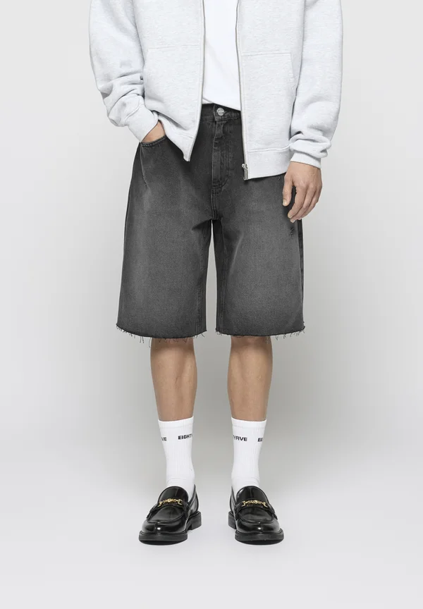 CUT OFF BAGGY - Jeans Shorts - granite black