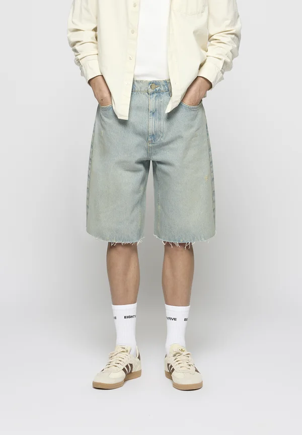 CUT OFF BAGGY - Jeans Shorts - island blue