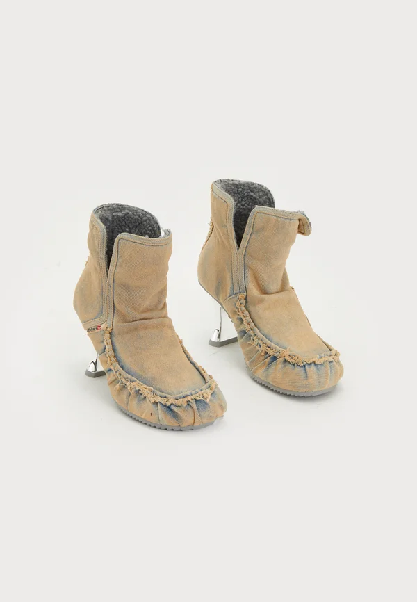 D-WOODSTOCK HEEL AB - Snowboot/Winterstiefel - frost grey wash/silver-coloured/cashmere rose