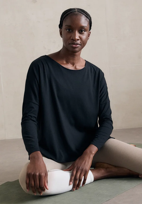 DAKSHA - Langarmshirt - black