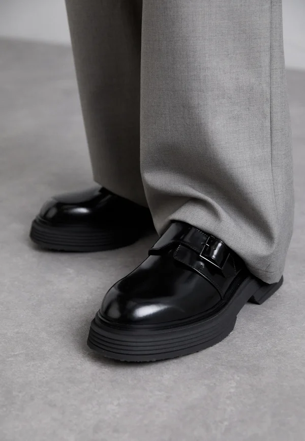 DERBY - Slipper - black