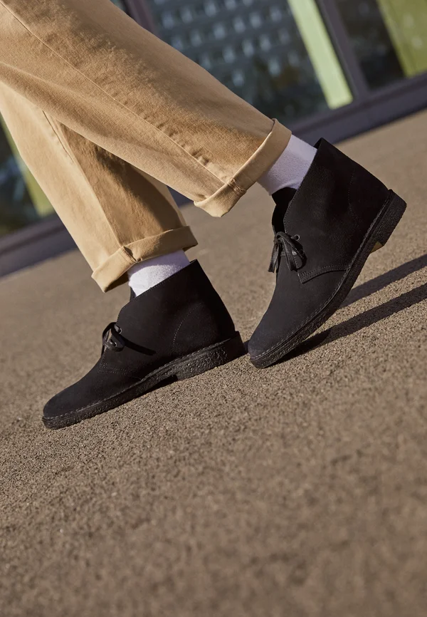 DESERT BOOT - Schnürstiefel - black