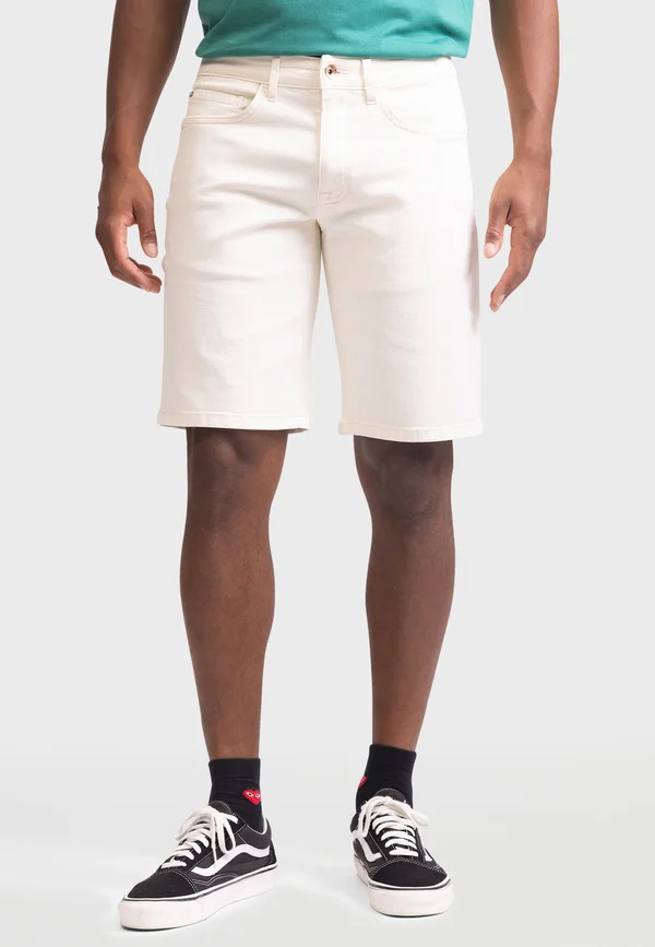 DETROIT REGULAR FIT - Jeans Shorts - white smoke