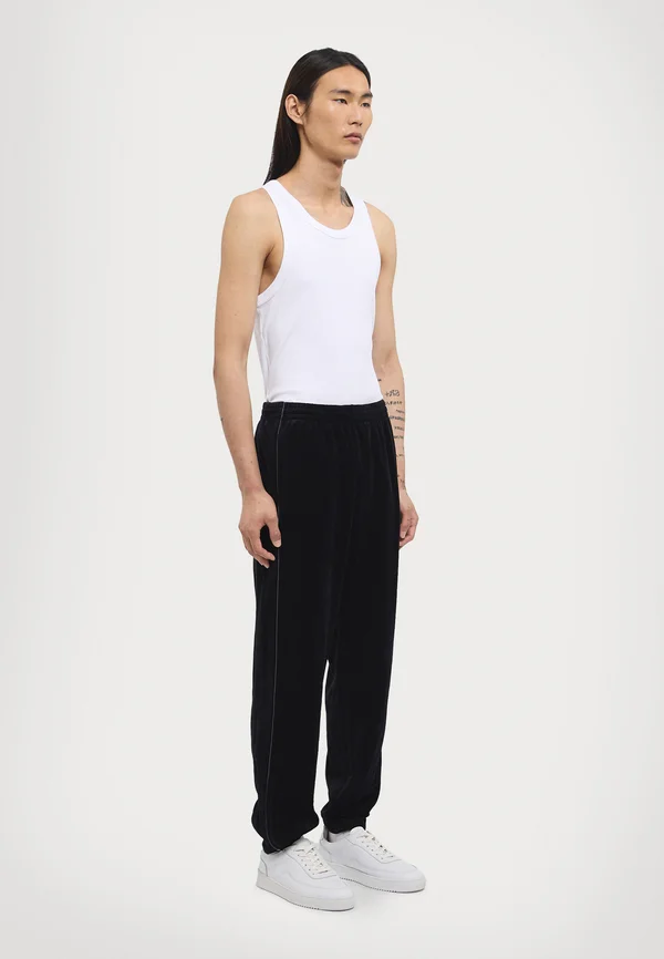 DIAL TRACKPANT - Jogginghose - black