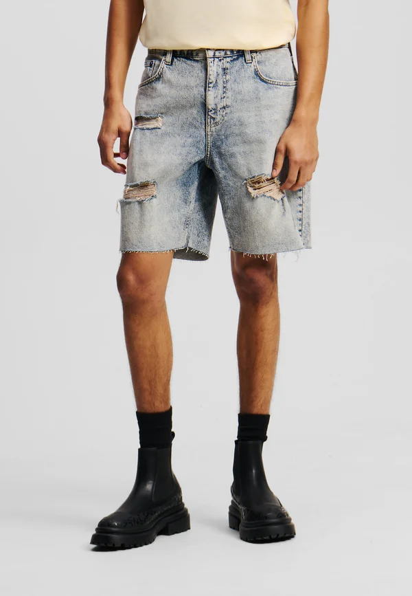 DISTRESSED RELAXED - Jeans Shorts - acid light blue destructe