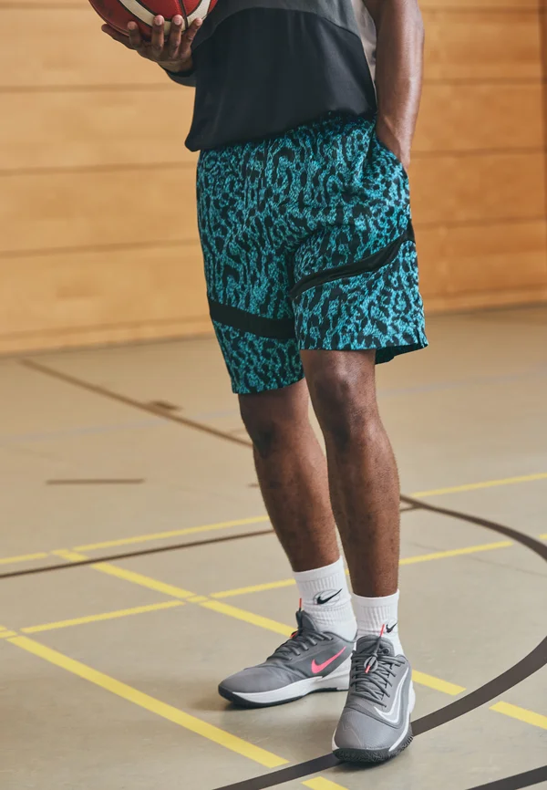 DNA SHORT - Kurze Sporthose - dusty cactus/armory navy/black