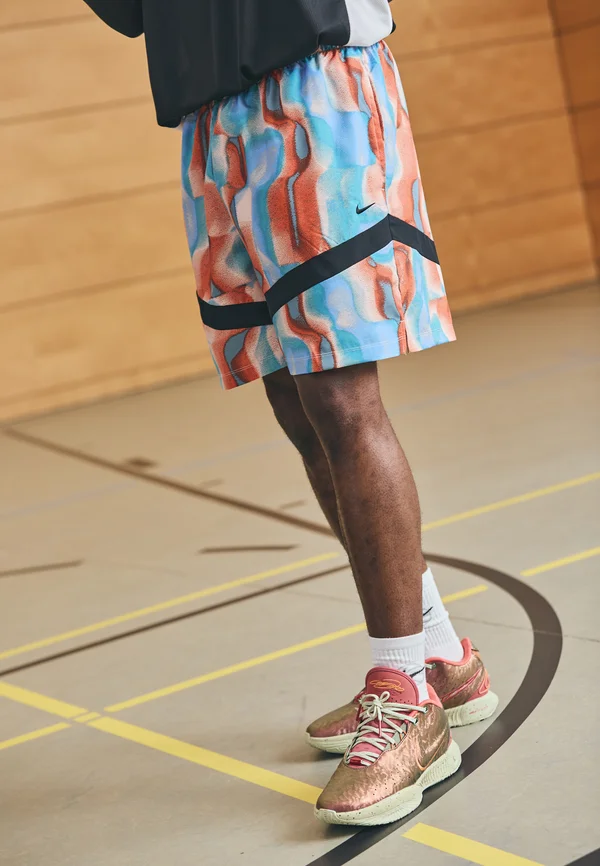 DNA SHORT - Kurze Sporthose - washed coral/university blue/black