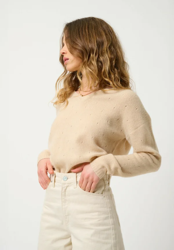 DOTY V-NECK 4 THREADS - Strickpullover - sand