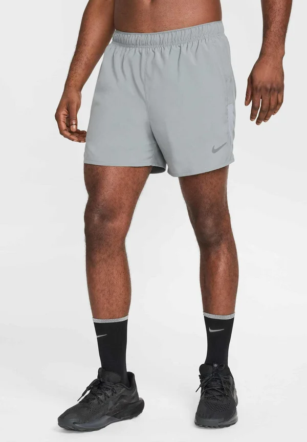 DRI-FIT VERSATILE CHALLENGER - Kurze Sporthose - smoke grey dark smoke grey black