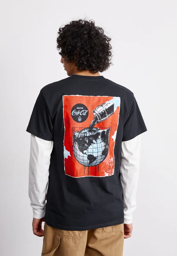 DRINK CRUDE OIL CUP - T-Shirt print - black