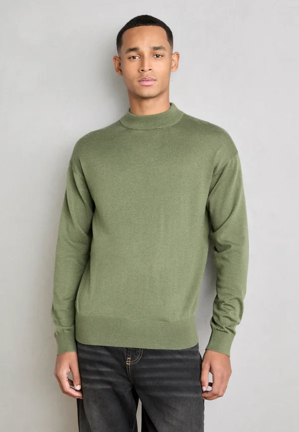 DROPPED SHOULDER MOCK NECK - Strickpullover - green ivy