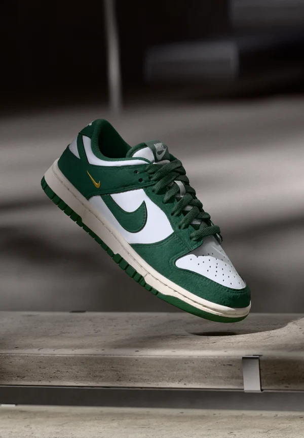 DUNK LOW - Sneaker low - summit white/gorge green/sail/metallic gold-coloured