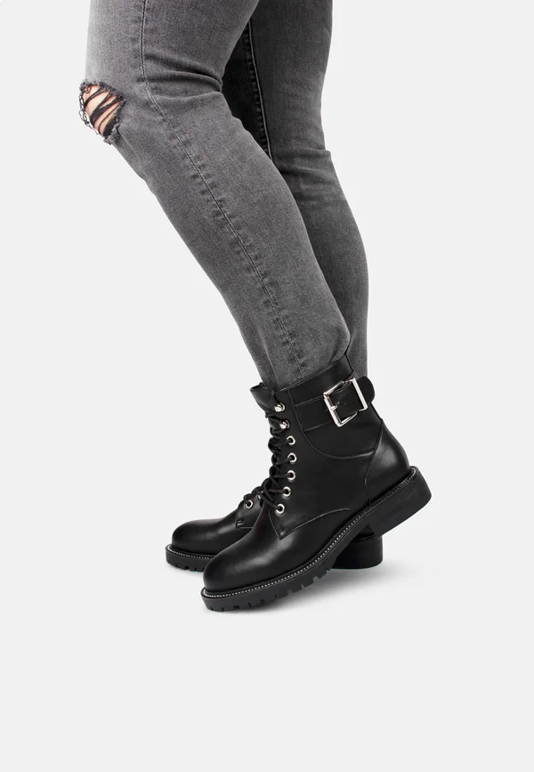 DUNYA - Plateaustiefelette - black with silver