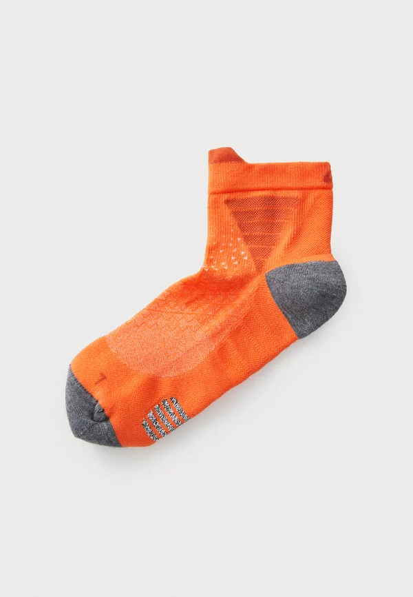 ELITE FUJITRAIL QUARTER SOCK UNISEX - Sportsocken - coral reef