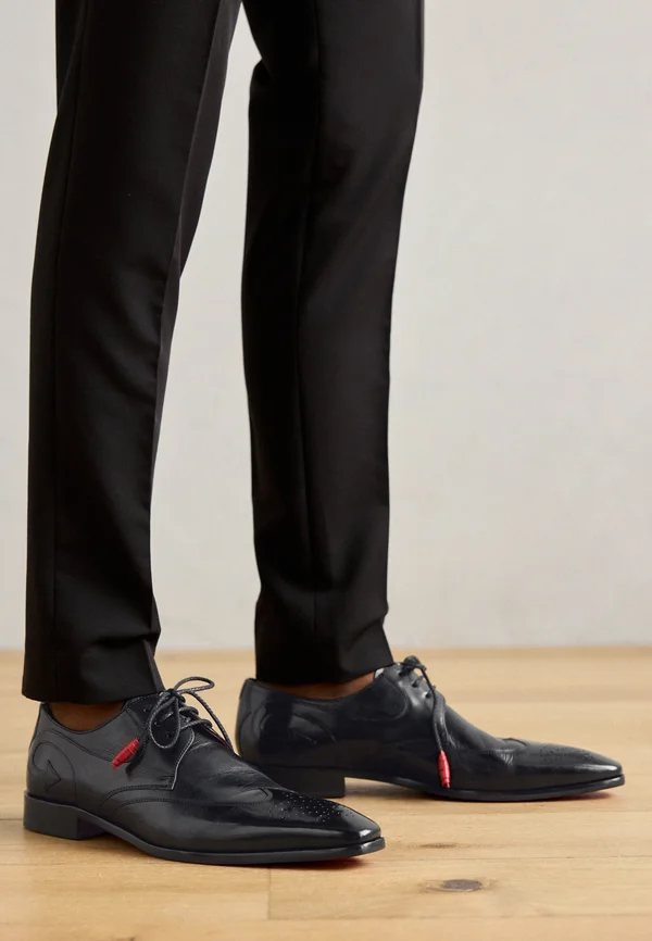 ELVIS 63 - Business-Schnürer - black/red