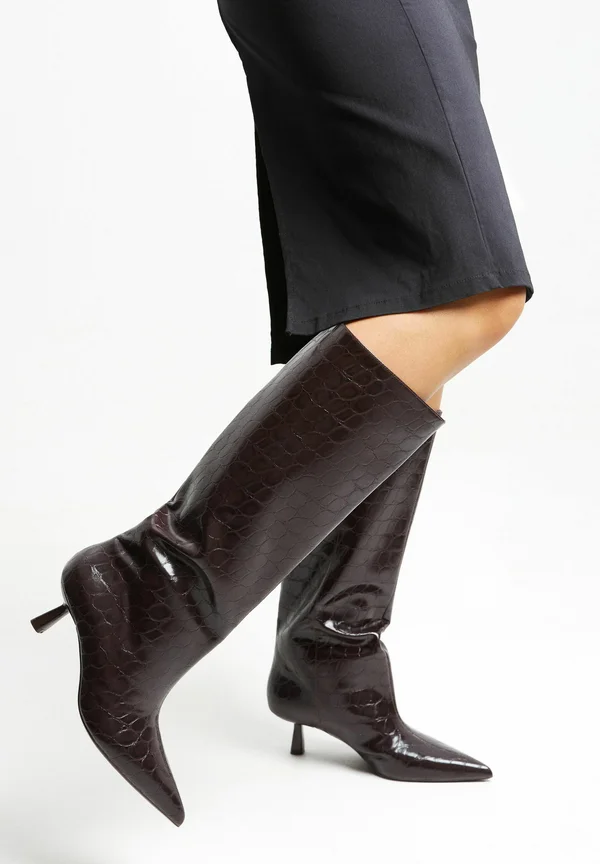 EMBOSSED KITTEN-HEEL - Stiefel - brown