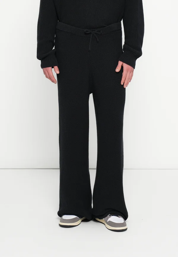 EMBROIDERY JOGGER - Jogginghose - black