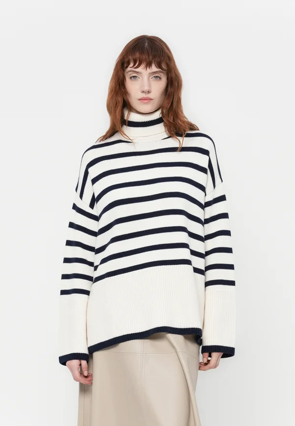 EMELIA - Strickpullover - cream/blue